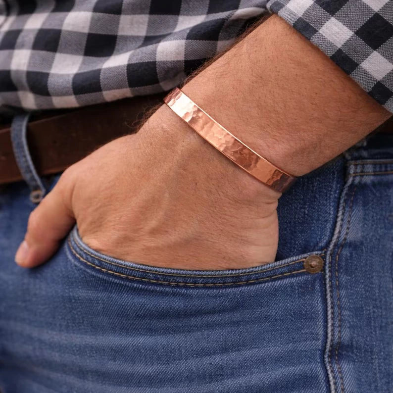 Hammered pure copper magnetic cuff bracelet – front view